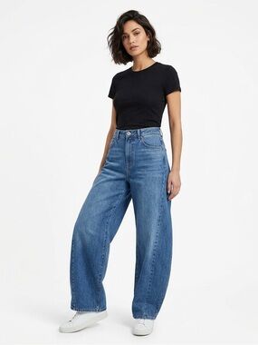 MOJO High Waist Curved Barrel Leg Jeans Medium Wash Wide Denim M / 27